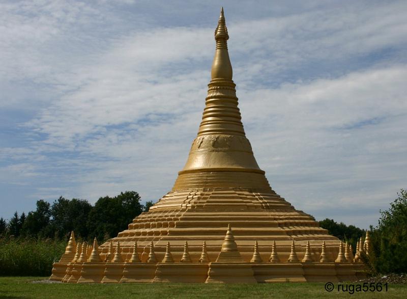 Shwedagon Pagode Rangoon.jpg